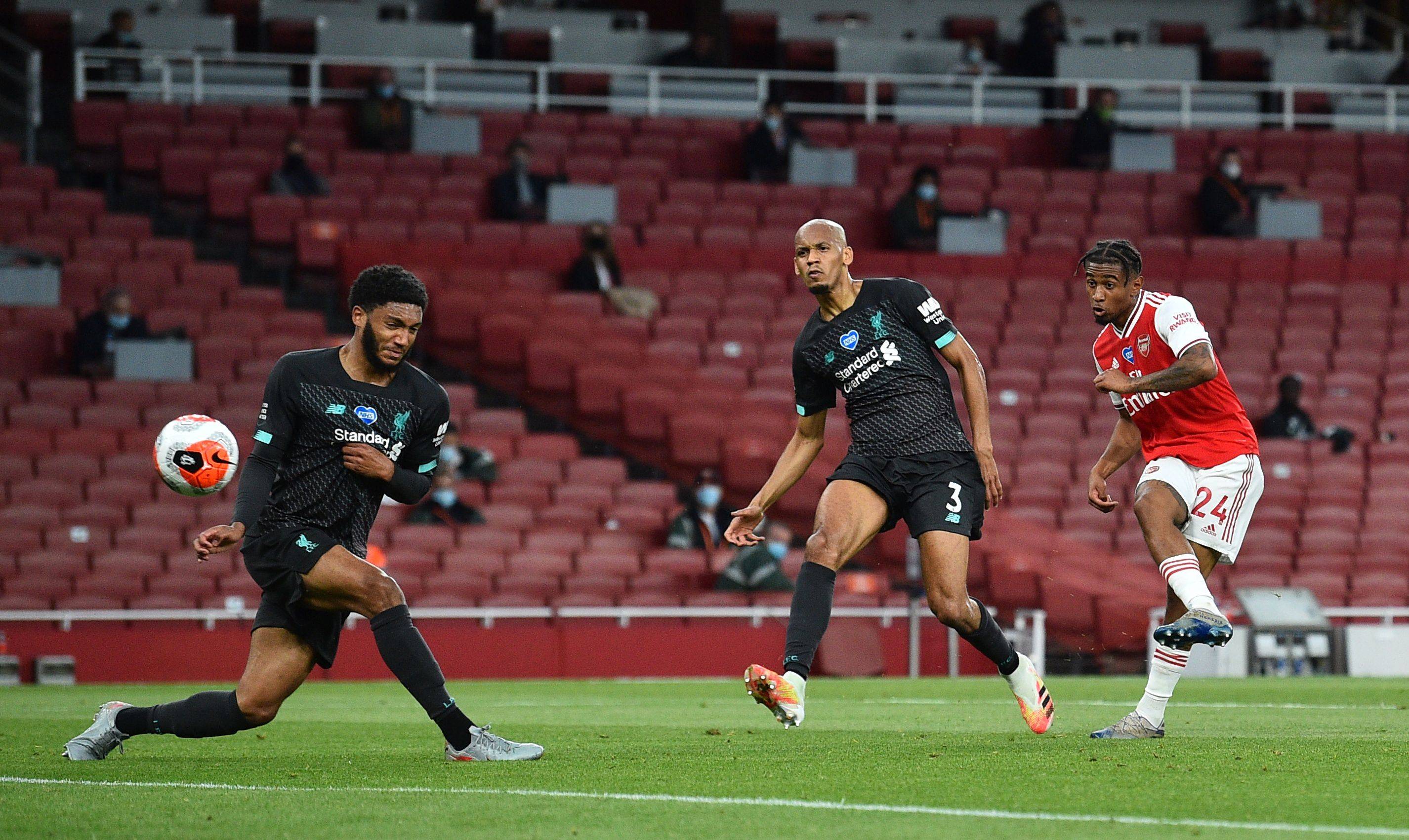 现出惊人的 现出惊人的