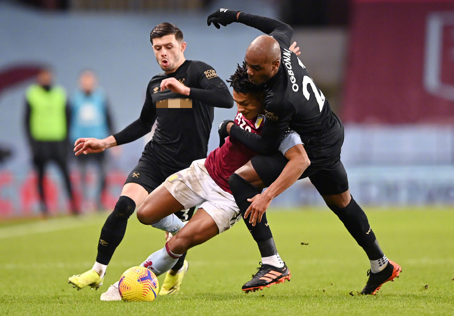 他在关键时 他在关键时