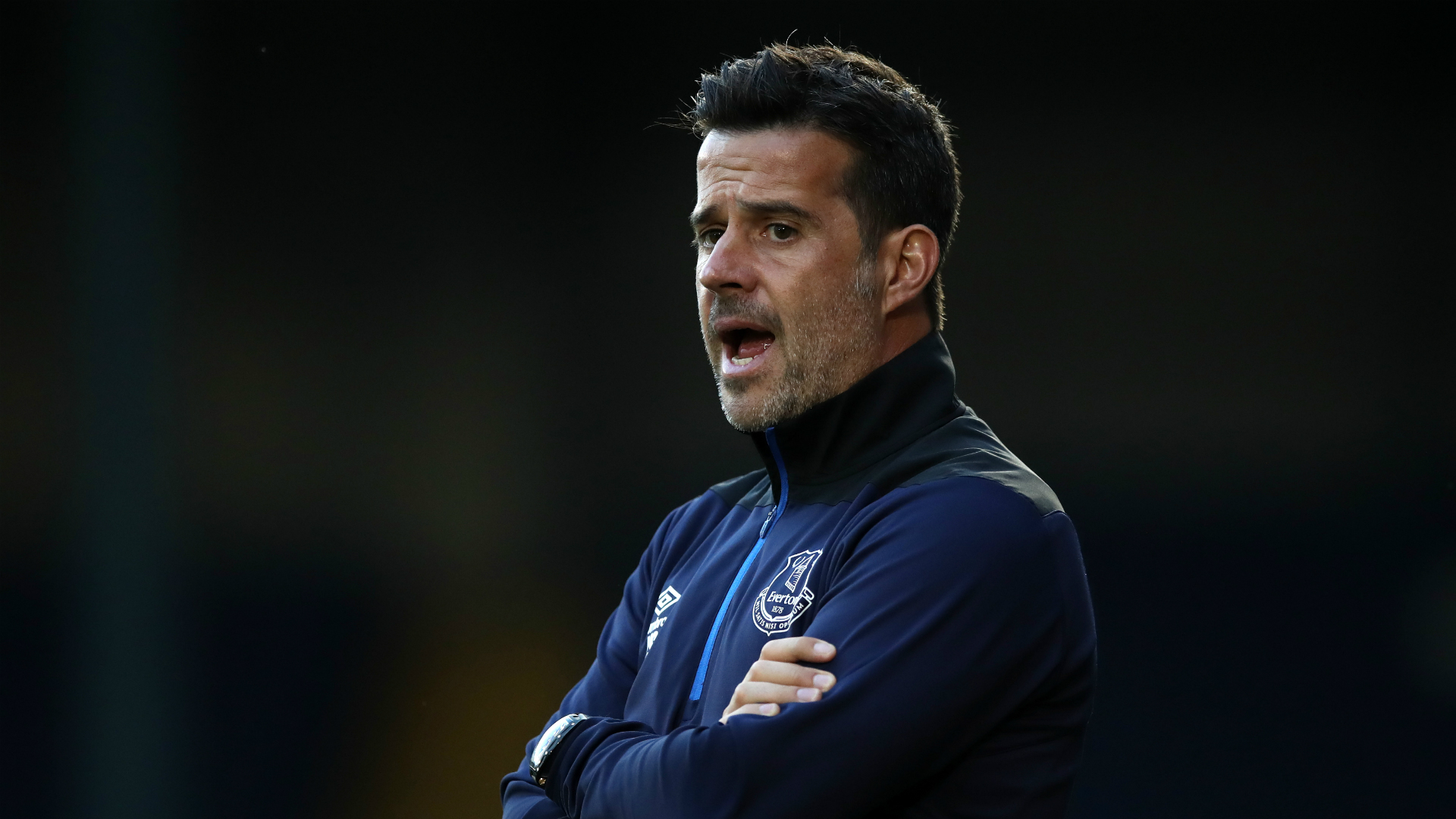 更是通过他 更是通过他